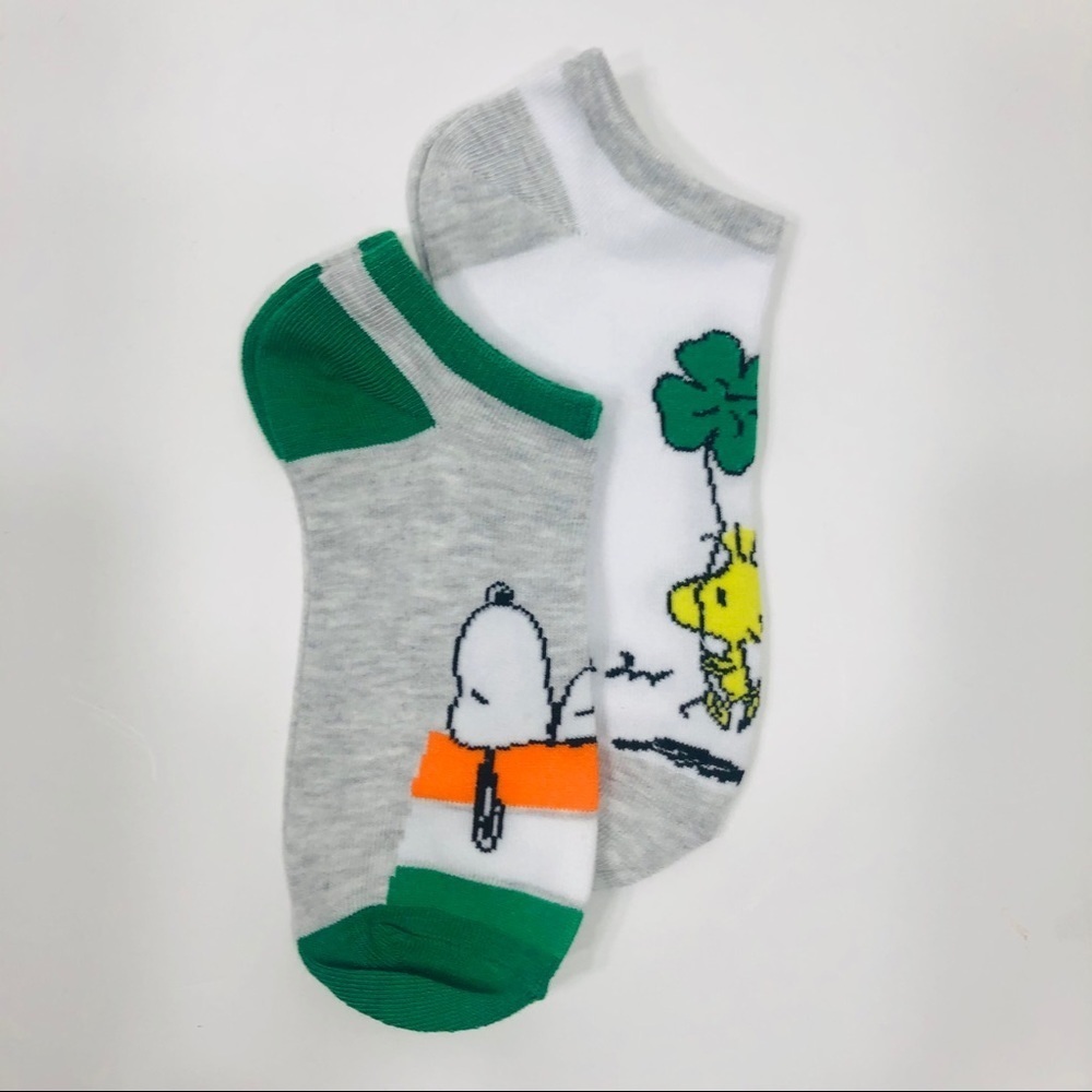 2 Pair PEANUTS Footie Socks Sz. 4-10 NEW